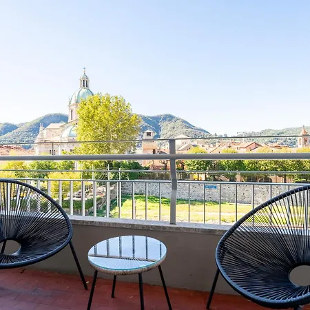 Manzoni 2 Apartment *